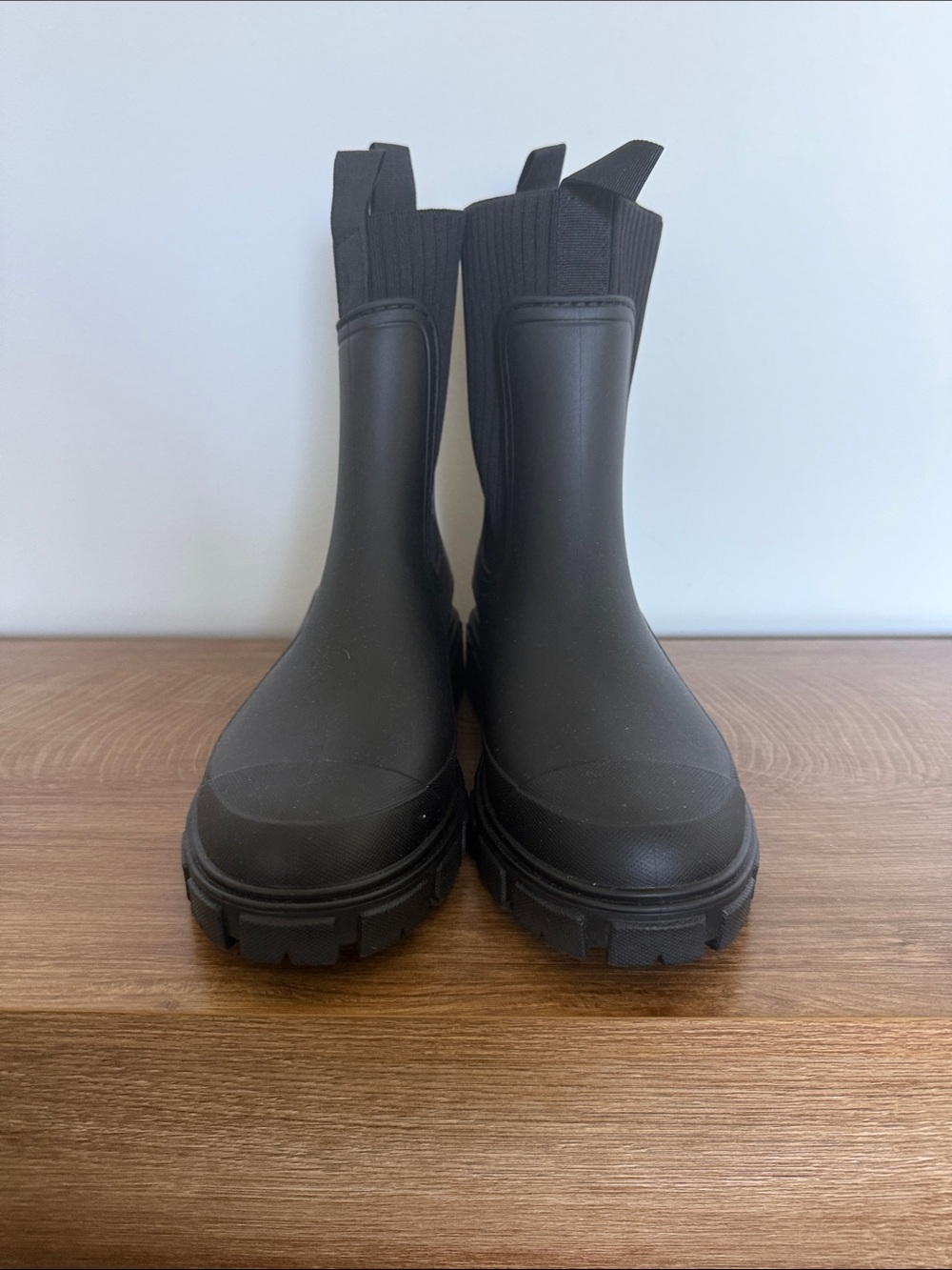 Black Winter Rain Boots - Sleek Chelsea Style